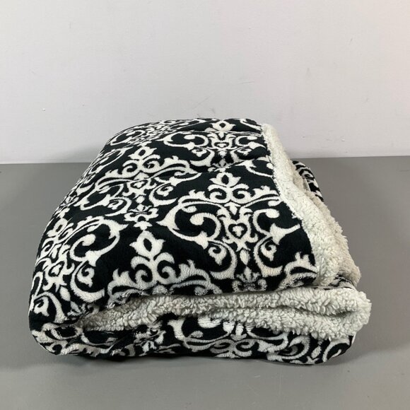 Lavish Home Reversible Fleece Blanket - 50-Inch x 60-Inch Machine-Washable Sherp - Picture 7 of 7